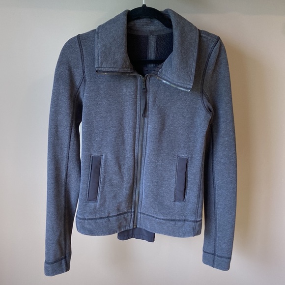 Lululemon en route jacket size 6 - Picture 4 of 9